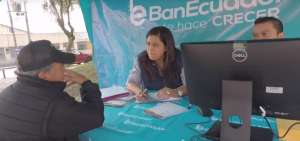 BanEcuador lleva sus servicios a distintos sectores del pa&iacute;s, a traves de carpas, brigadas y buses.