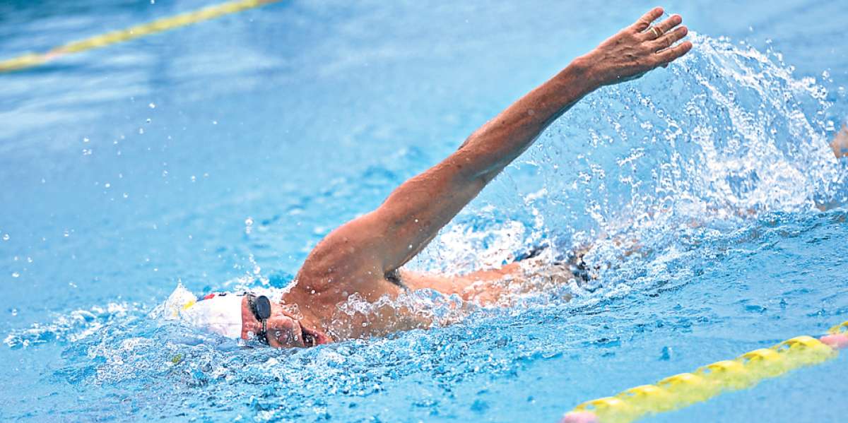 Luis Baja&ntilde;a impuso 2 r&eacute;cords nacionales en la categor&iacute;a masters (60-64 a&ntilde;os) en los 200 y 400 metros libre. Foto: Pilar Vera
