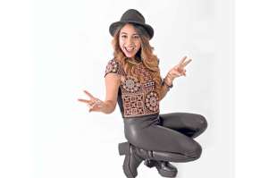 Paula Romina, quien cumpli&oacute; 18 a&ntilde;os el pasado 17 de noviembre, prepara un dueto con un artista ecuatoriano de quien no quiso revelar a&uacute;n su nombre. Foto: Karly Torres / El Tel&eacute;grafo