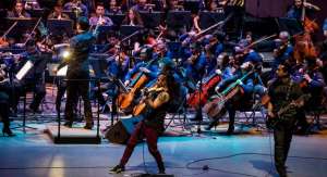El ensamble sinf&oacute;nico y coral interpret&oacute; versiones de Michael Jackson, KISS y Europe en el Teatro Nacional.