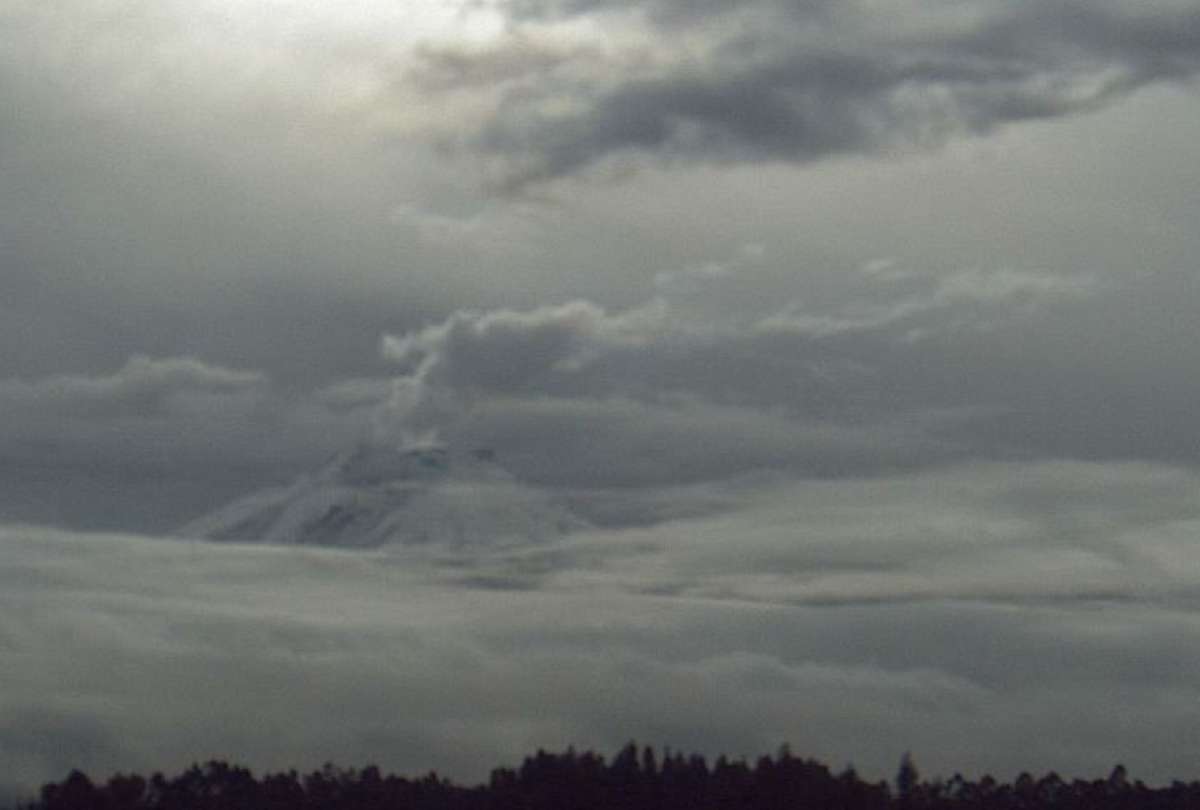 El volcán Cotopaxi mantiene una actividad superficial e interna moderada