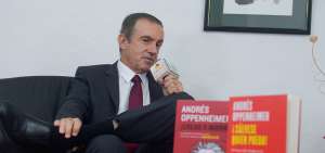 Andr&eacute;s Oppenheimer. Periodista / escritor