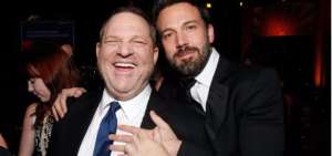 Ben Affleck trata de limpiar su imagen donando millones que gan&oacute; con Weinstein