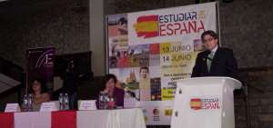 Carlos Alfonso Abella, Embajador de Espa&ntilde;a en Ecuador, durante su discurso de apertura en la feria.