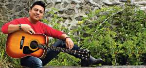 El artista, oriundo de Ibarra,  gan&oacute; en 2013 la Medalla de Honor, con mayor votaci&oacute;n en Mis Bandas Nacionales como Mejor Artista Promesa. 