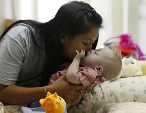 El caso ha creado una gran pol&eacute;mica en la sociedad australiana donde las autoridades han intensificado el cierre de agencias que se dedican a encontrar vientres de alquiler en Tailandia. Foto: EFE