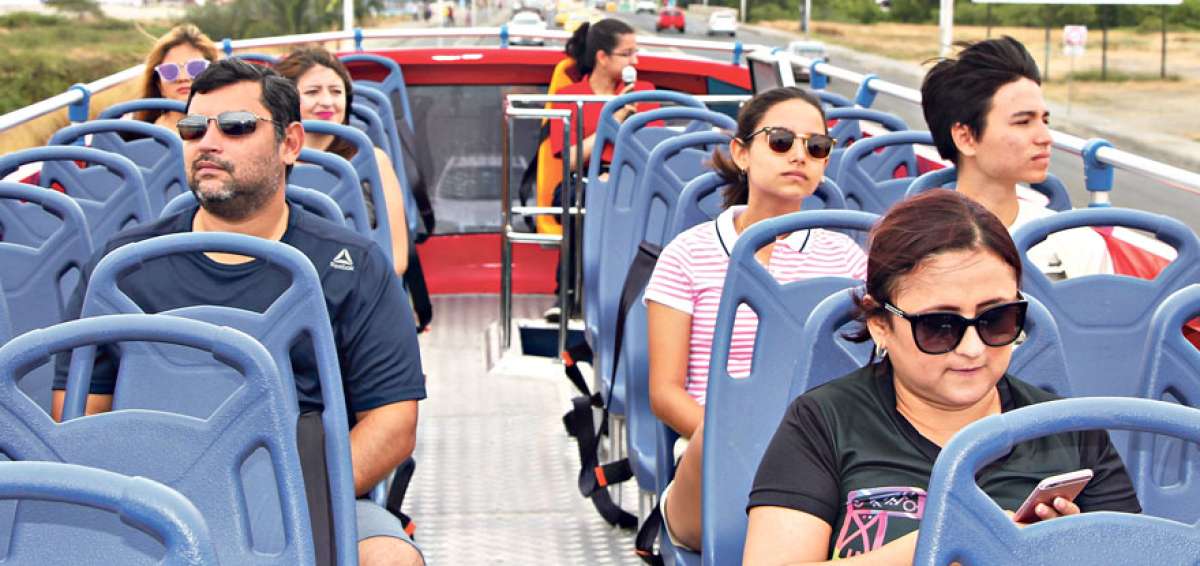 Los visitantes nacionales y extranjeros ya tienen otra alternativa para familiarizarse mejor con la ciudad y disfrutar frente al mar.