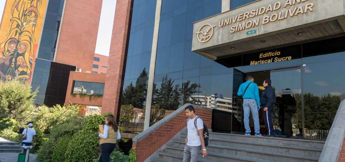 El mandato de Jaime Breilh en la Universidad Andina se extender&aacute; por cinco a&ntilde;os. Las clases se desarrollan con normalidad en el centro.