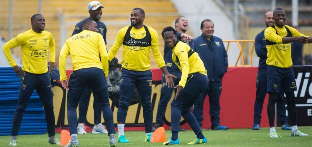 Los seleccionados estuvieron distendidos ayer en el entrenamiento que realiz&oacute; Ecuador en el estadio Ol&iacute;mpico Atahualpa. 