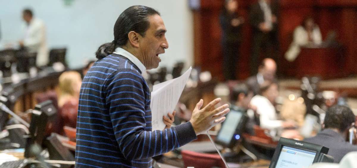 El legislador Virgilio Hern&aacute;ndez (AP) expuso las ventajas de la norma para controlar de manera m&aacute;s efectiva las operaciones inusuales.