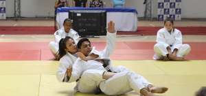 Las instructoras elegidas por el Ministerio del Deporte hicieron una demostraci&oacute;n durante el evento que se realiz&oacute; en el coliseo Abel Jim&eacute;nez Parra.