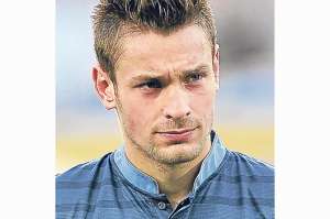Defensa Debuchy no entrena con los &lsquo;bleus&rsquo; por precauci&oacute;n 