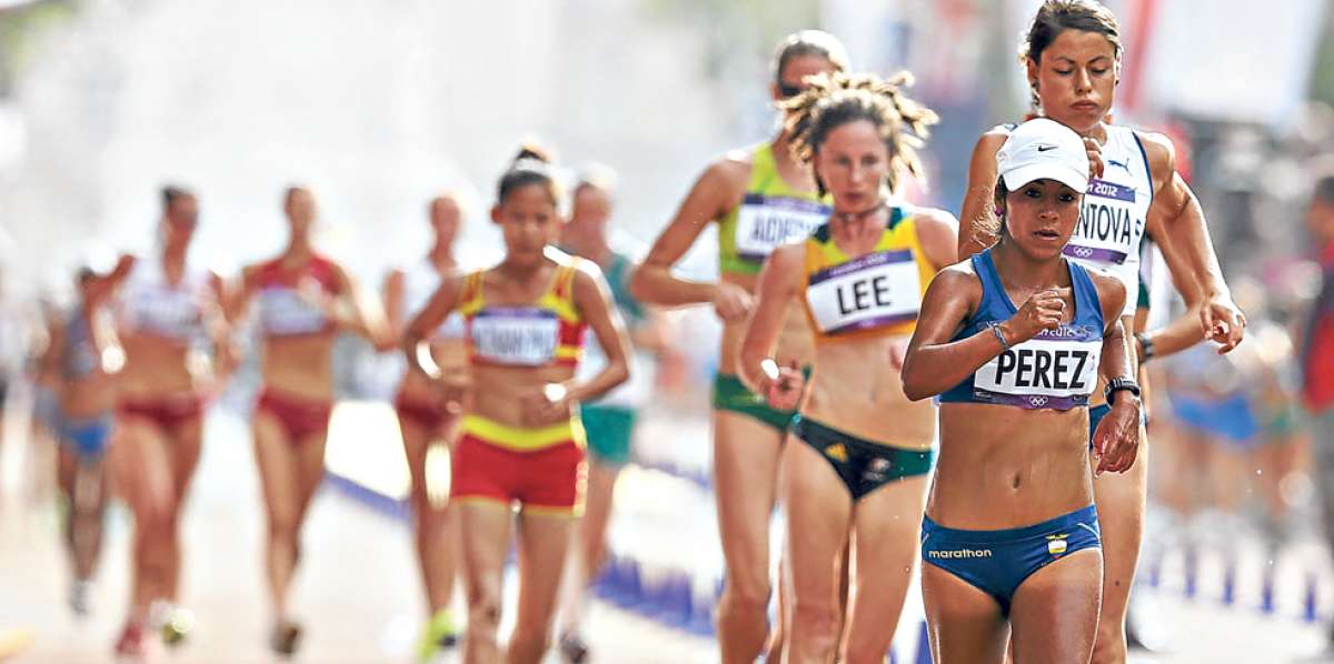 Paola P&eacute;rez (der.) obtuvo su clasificaci&oacute;n a falta de 470 d&iacute;as para que inicien los Juegos Ol&iacute;mpicos de R&iacute;o 2016. Foto: Archivo / El Tel&eacute;grafo
