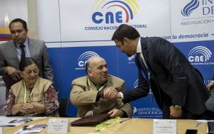 El CNE firm&oacute; hoy un convenio con el Consejo Nacional para la Igualdad de Discapacidades (Conadis). Foto: Marco Salgado / El Tel&eacute;grafo 
