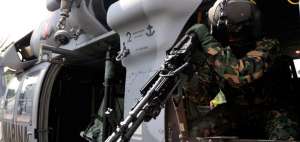 Un helic&oacute;ptero de la Marina mexicana similar al de la fotograf&iacute;a result&oacute; da&ntilde;ado durante el enfrentamiento.