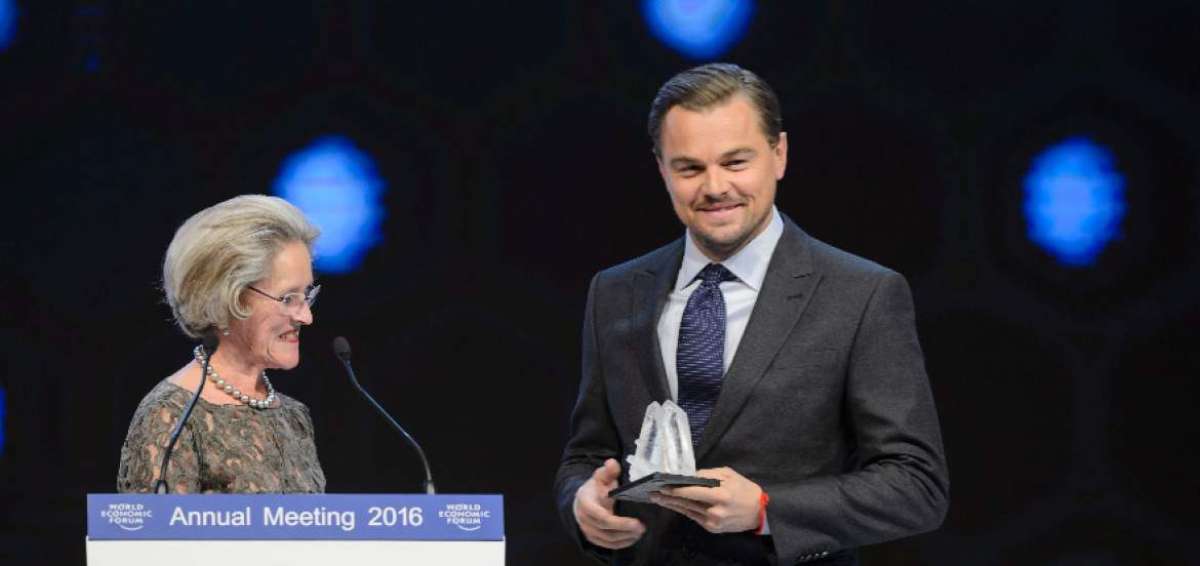 Pie de foto: Leonardo DiCaprio recibi&oacute; el reconocimiento &lsquo;Crystal&rsquo; por su labor para mejorar el estado del planeta.