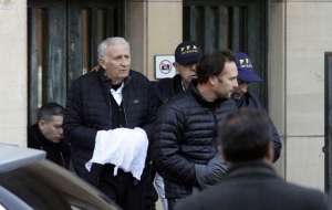 Mariano y Hugo Jinkis cuando se entregaron a la justicia.