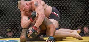 Brock Lesnar es suspendido de UFC