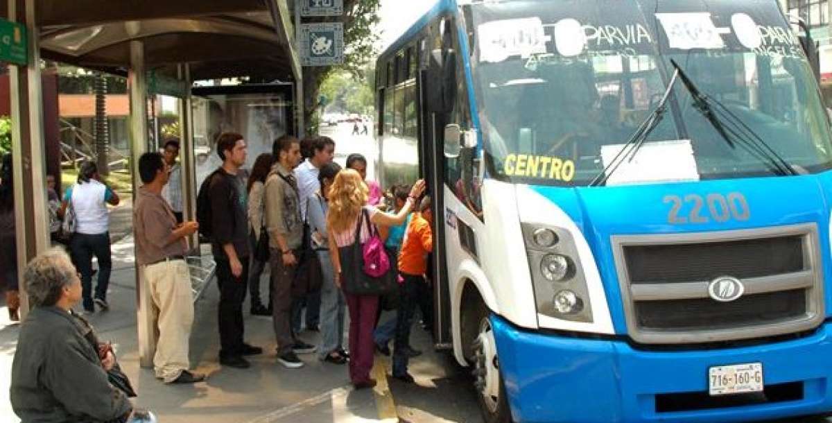 Ir al trabajo en transporte p&uacute;blico es mejor para la salud, seg&uacute;n estudio