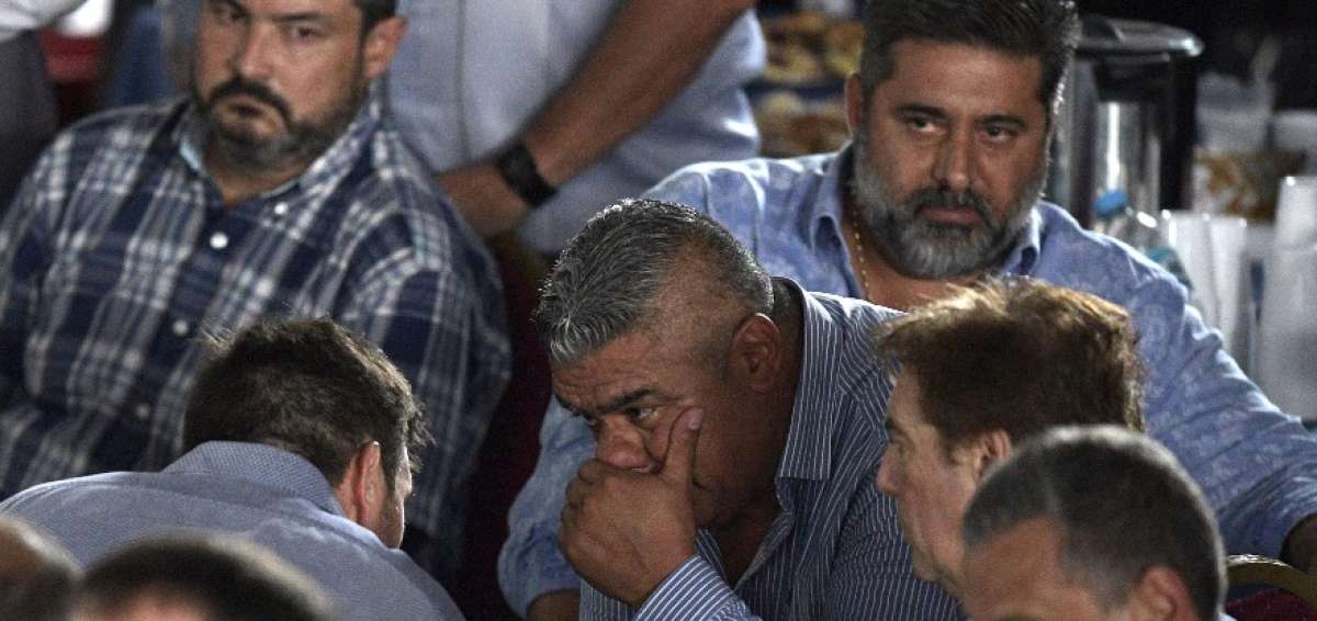 Ayer continuaban las negociaciones entre los presidentes de los clubes de la primera divisi&oacute;n y las categor&iacute;as de ascenso. Pero no hubo acuerdos para levantar el paro.       