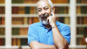 Leonardo Padura reivindica la literatura cubana en Espa&ntilde;a