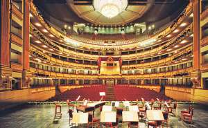 El Teatro Real de Madrid es el lugar donde se lanzar&aacute; la plataforma para ver estas obras, con una presentaci&oacute;n en vivo de La Traviata, de Giuseppe Verdi.