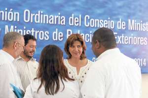 Los cancilleres de la Unasur sesionan en Puerto Ayora desde el jueves pasado. Foto: Eduardo Escobar.