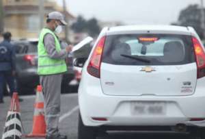 Quito y Guayaquil: ANT retoma tr&aacute;mites de matriculaci&oacute;n bajo medidas de seguridad