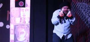 Sala de espera es la segunda obra de &ldquo;teatro Cient&iacute;fiko&rdquo;. Se presentar&aacute; hoy, desde las 20:00, en la Sala de Artes Esc&eacute;nicas Espacio Vazio Ispade.