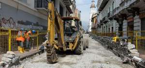 La semana anterior inici&oacute; el retiro de adoquines en cuatro cuadras del Centro Hist&oacute;rico de la capital azuaya.