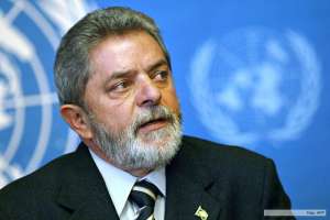 En di&aacute;logo con ocho corresponsales extranjeros en la sede del Instituto Lula en Sao Paulo, el ex presidente (2003-2010) coment&oacute; la presi&oacute;n de los jugadores de Brasil jugando como locales y adem&aacute;s tener que enfrentar los penaltis, como contra Chile.