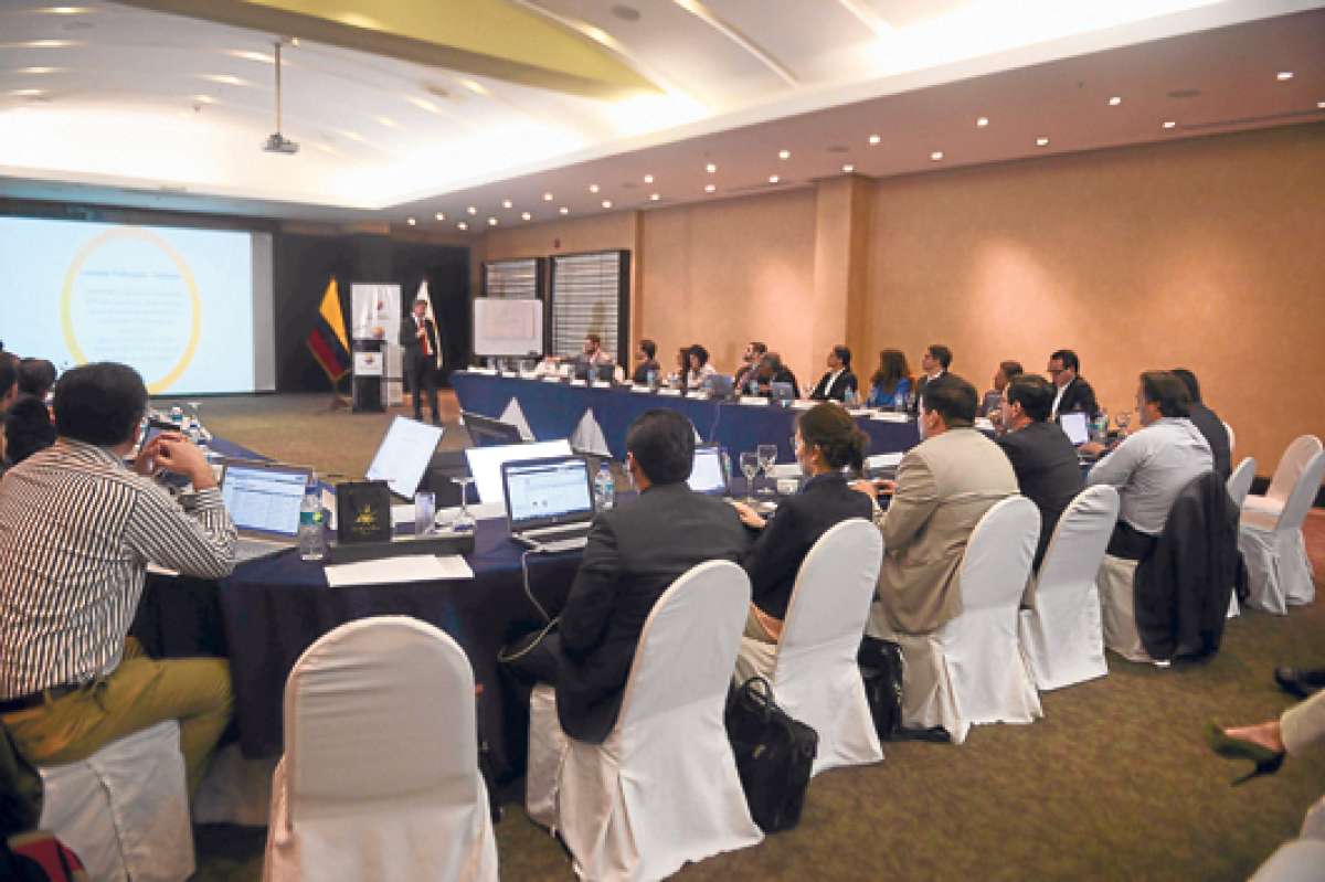 Los 31 directores comerciales del instituto fueron capacitados sobre las nuevas estrategias para este a&ntilde;o. Foto: Carina Acosta/El Tel&eacute;grafo