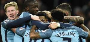 Liverpool cede 2 puntos y el City gana en su persecuci&oacute;n al Chelsea