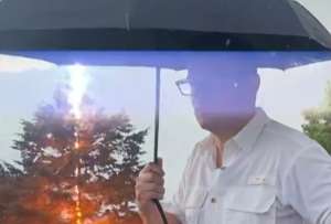 En Medellín, un periodista vivió un aterrador momento.