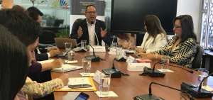 Espinosa pondr&aacute; a consideraci&oacute;n su cargo en Comisi&oacute;n de Educaci&oacute;n