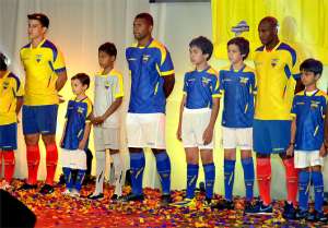 La camiseta de Ecuador para el mundial Brasil 2014 fue presentada en marzo pasado. Foto: Archivo/El Tel&eacute;grafo