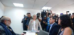 Julio C&eacute;sar Trujillo, titular del CPCCST, recibi&oacute; a dirigentes del movimiento Unidad Popular. Ellos denunciaron al expresidente Rafael Correa.