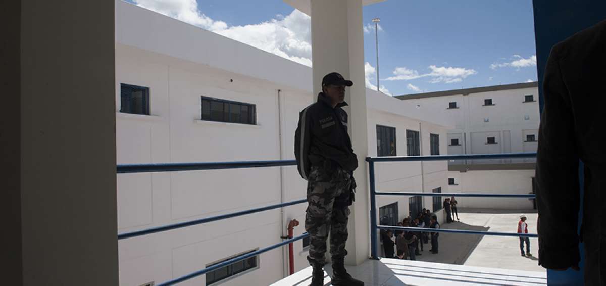 Los privados de libertad que pertenecen a los grupos de atenci&oacute;n prioritaria y con doble vulnerabilidad podr&aacute;n dejar las c&aacute;rceles y terminar de pagar sus condenadas en otras condiciones.