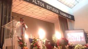 Francois Houtart fue despedido con una misa campesina