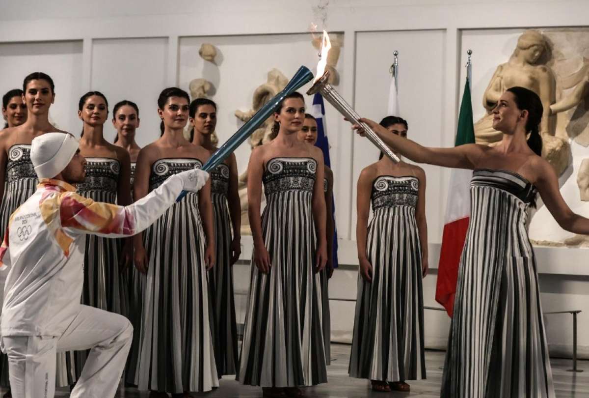 La llama olímpica fue encendida en la ciudad antigua de Olimpia, en Grecia. 