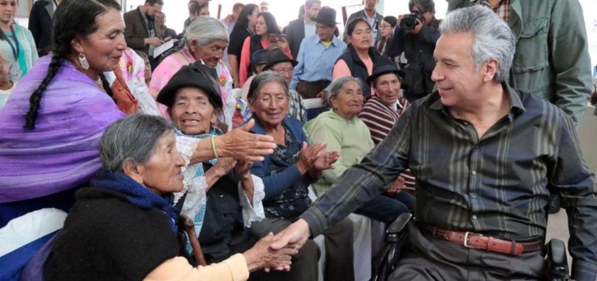 El Mandatario durante su visita al Centro Diurno Mar&iacute;a Auxiliadora de Lumbis&iacute;.