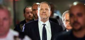 Harvey Weinstein acudi&oacute; hasta un tribunal en Manhattan. 