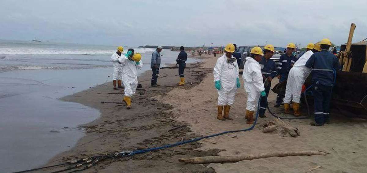 EP Petroecuador culmin&oacute; tareas de limpieza en playa Las Palmas