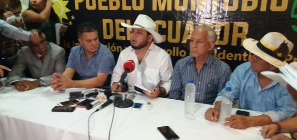 Representantes de las asociaciones agr&iacute;colas del pa&iacute;s durante la rueda de prensa.