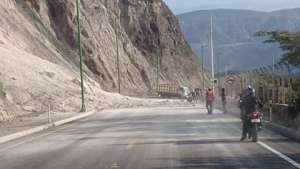 El deslave se produjo en el kil&oacute;metro 72. Foto: Cortes&iacute;a Agencia Metropolitana de Tr&aacute;nsito (AMT).