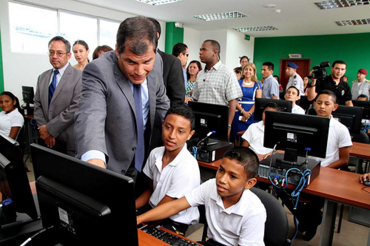 El nuevo centro educativo en Manta albergar&aacute; a 2 280 estudiantes en jornadas matutina y vespertina. Foto: Presidencia 