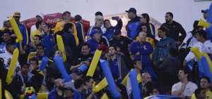 Rafael Di Zeo, el l&iacute;der de La Doce que no tiene permitido entrar a estadios argentinos, firm&oacute; aut&oacute;grafos en el Ol&iacute;mpico Atahualpa en 2016. Ya est&aacute; de vuelta en Quito para el partido contra Liga.