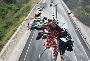 El chofer del camión accidentado en Guayllabamba no quiso escapar, según testigo