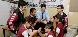 La rob&oacute;tica es una herramienta pedag&oacute;gica que permite a los estudiantes desarrollar conocimientos y aptitudes.