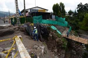  El puente peatonal estar&aacute; habilitado desde hoy hasta que concluya la ampliaci&oacute;n del antiguo puente vehicular a 4 carriles (foto). Foto: Santiago Aguirre |  El Tel&eacute;grafo